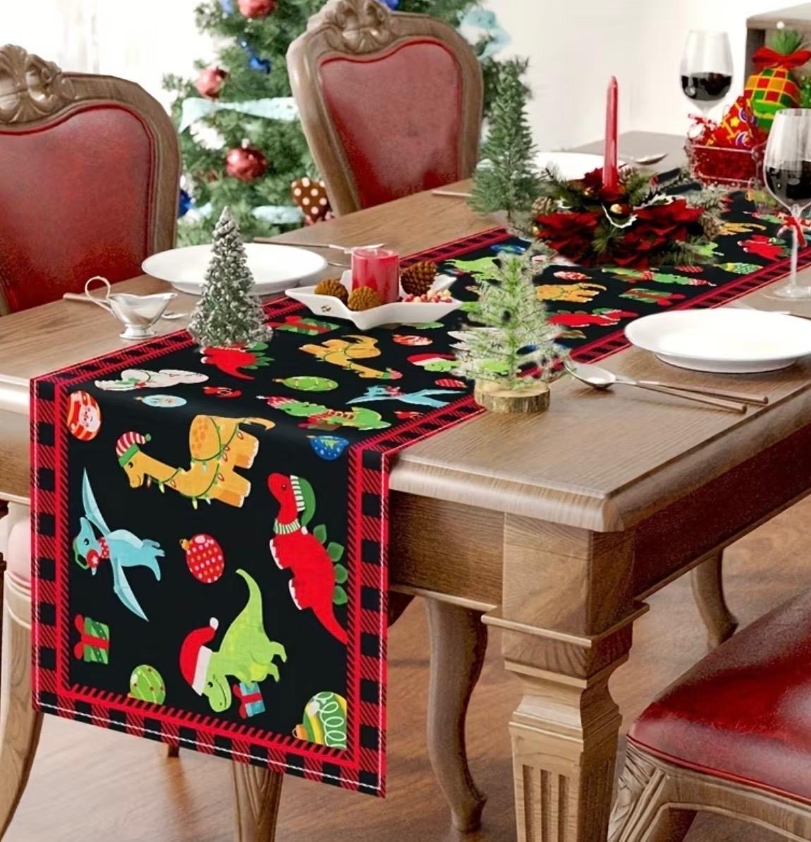 Camino de mesa navideño