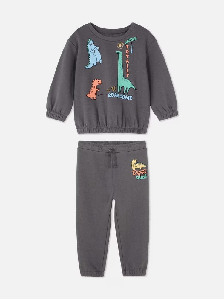 Set Jogger y abrigo