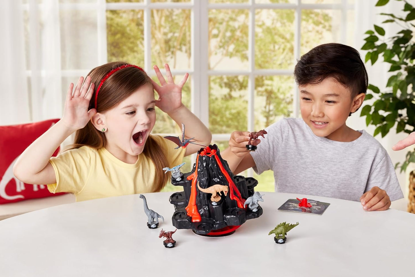 Jurassic World Shaky Volcano - Juego de dinosaurios de mesa lleno de acción