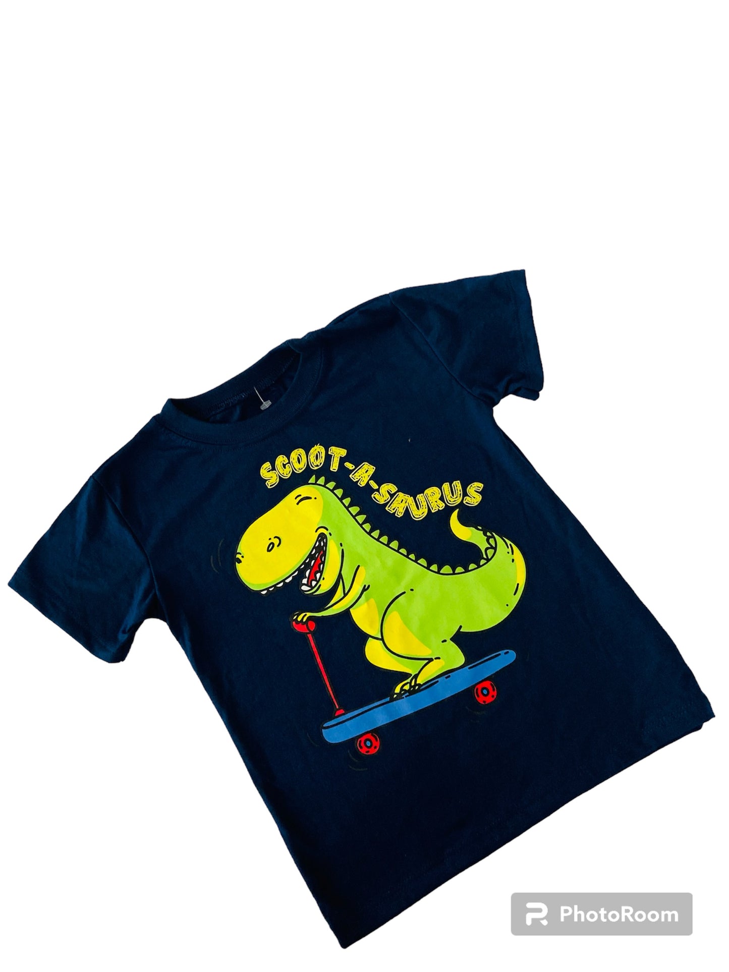 Camiseta azul dino con patineta