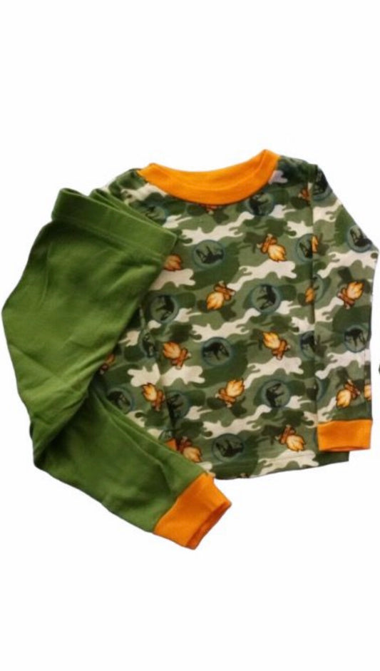 Pijama Jurassic verde con naranja